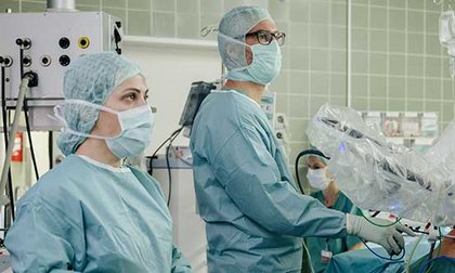 Roboter-Assistiertes Operieren, medius KLINIKEN
