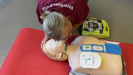 Überprüfen, ob der Patient noch atmet