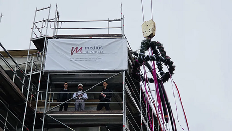 Richtkrone wird platziert