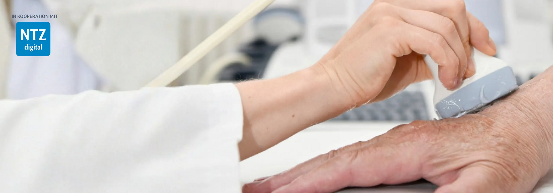 Untersuchung eines Rheuma-Patienten, medius KLINIK KIRCHHEIM