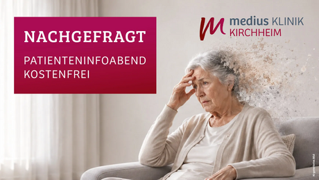 Frau mit Demenz sitzt in einem Sessel - Patienteninfoabend medius KLINIK NÜRTINGEN