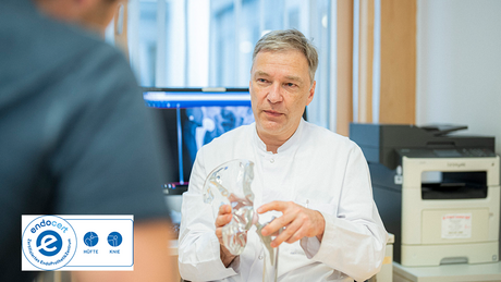 Dr. Rudolf Hipp, Sektionsleitung Endoprothetik in der Klinik für Unfallchirurgie und Orthopädische Chirurgie