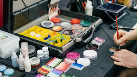 Kinderschminken Utensilien